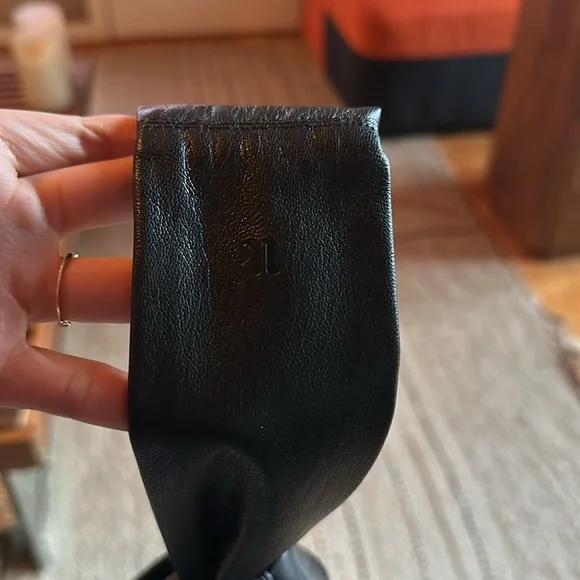 Nanushka Jen Loop-handle Bag - Picture 3 of 6